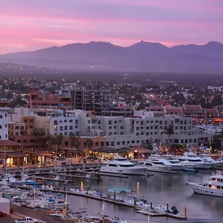 Awesome JR SUITE STUDIO in Cabo en Marina Fiesta